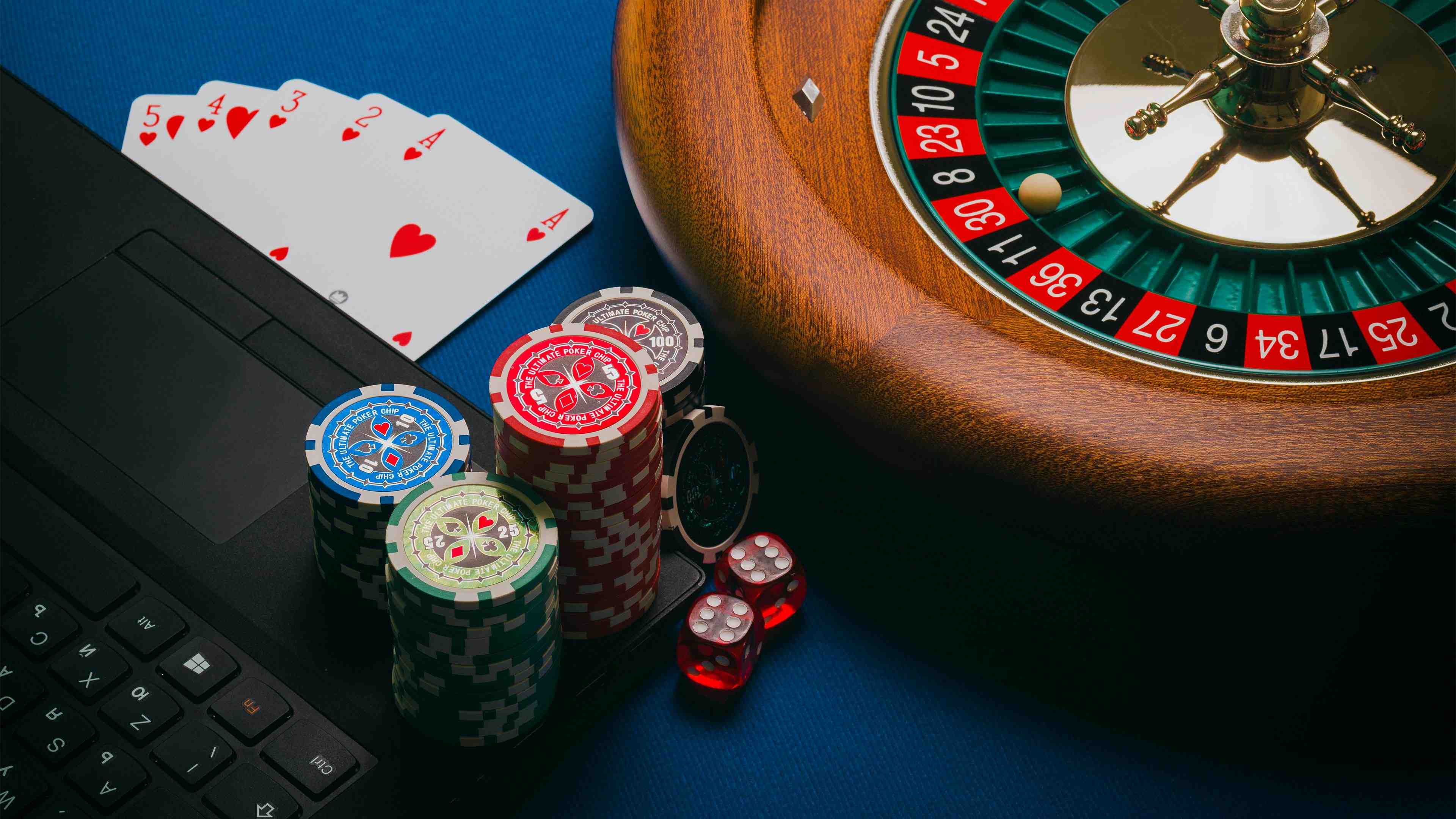 Suasana komunitas Bingo bom168 saat sesi malam berlangsung ramai